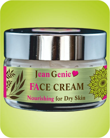 Nourishing face cream for dry skin with vitamin E